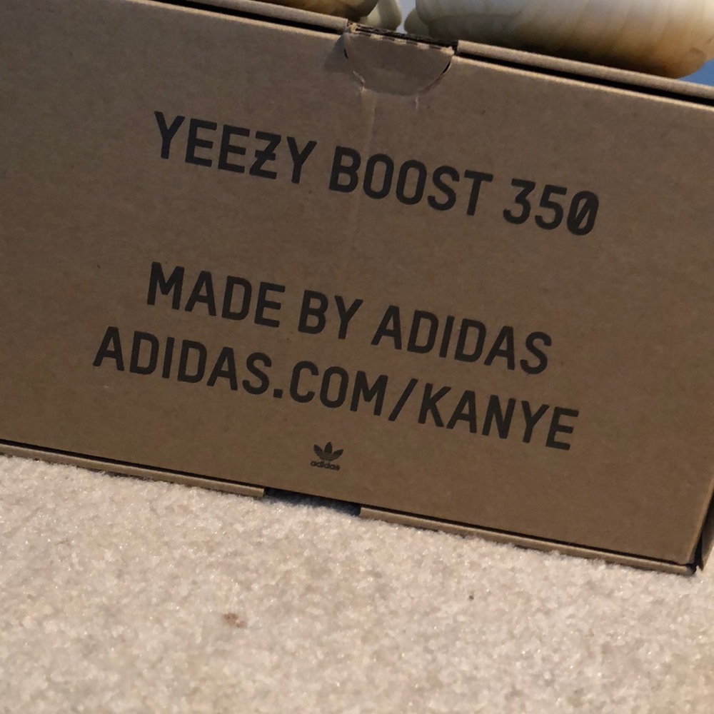 Yeezy 350 V2 ‘Cream White’ - Picture 3 of 6